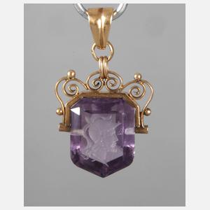 Anhänger mit fein geschnittenem Amethyst