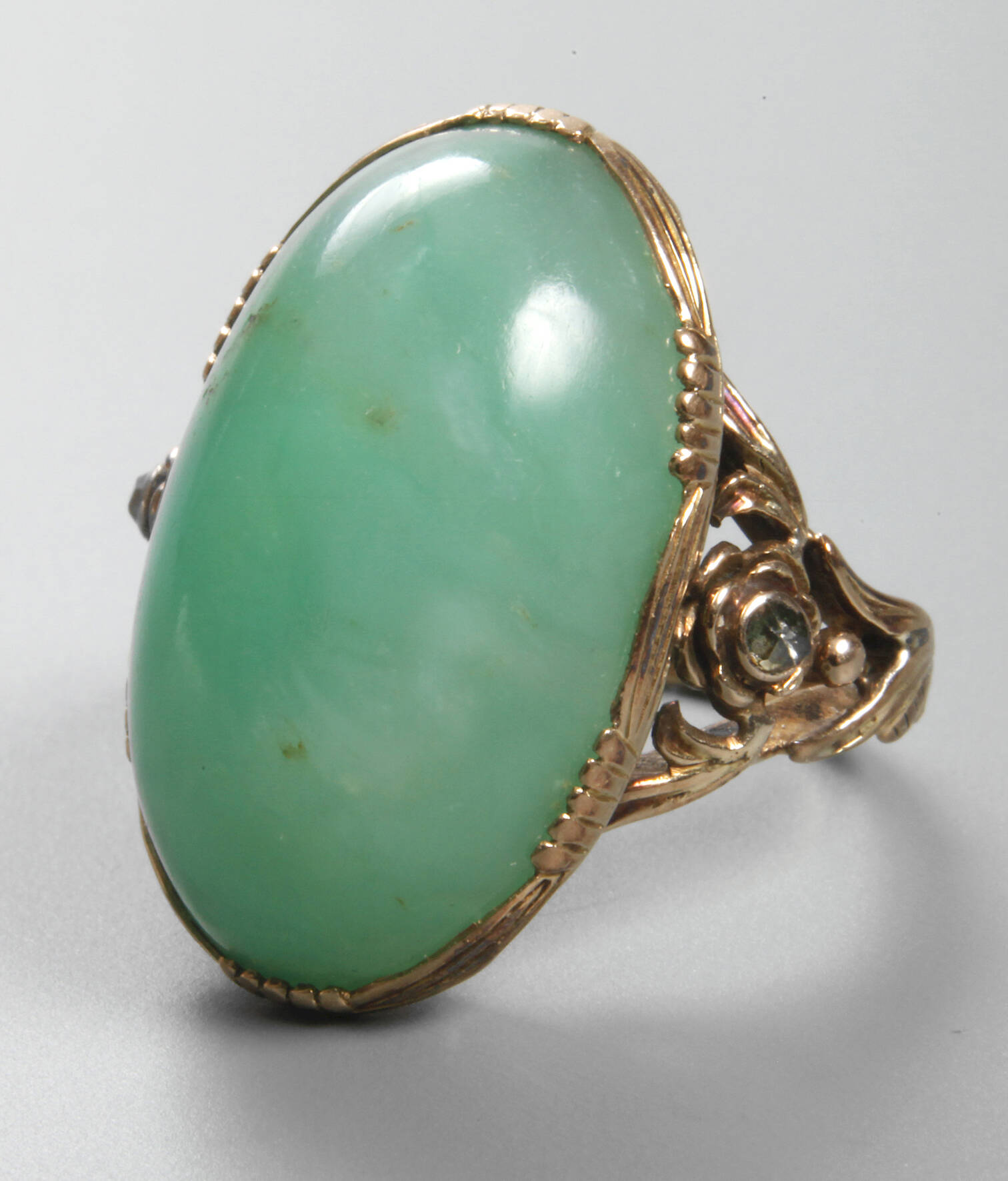 Großer Damenring mit Chrysopras