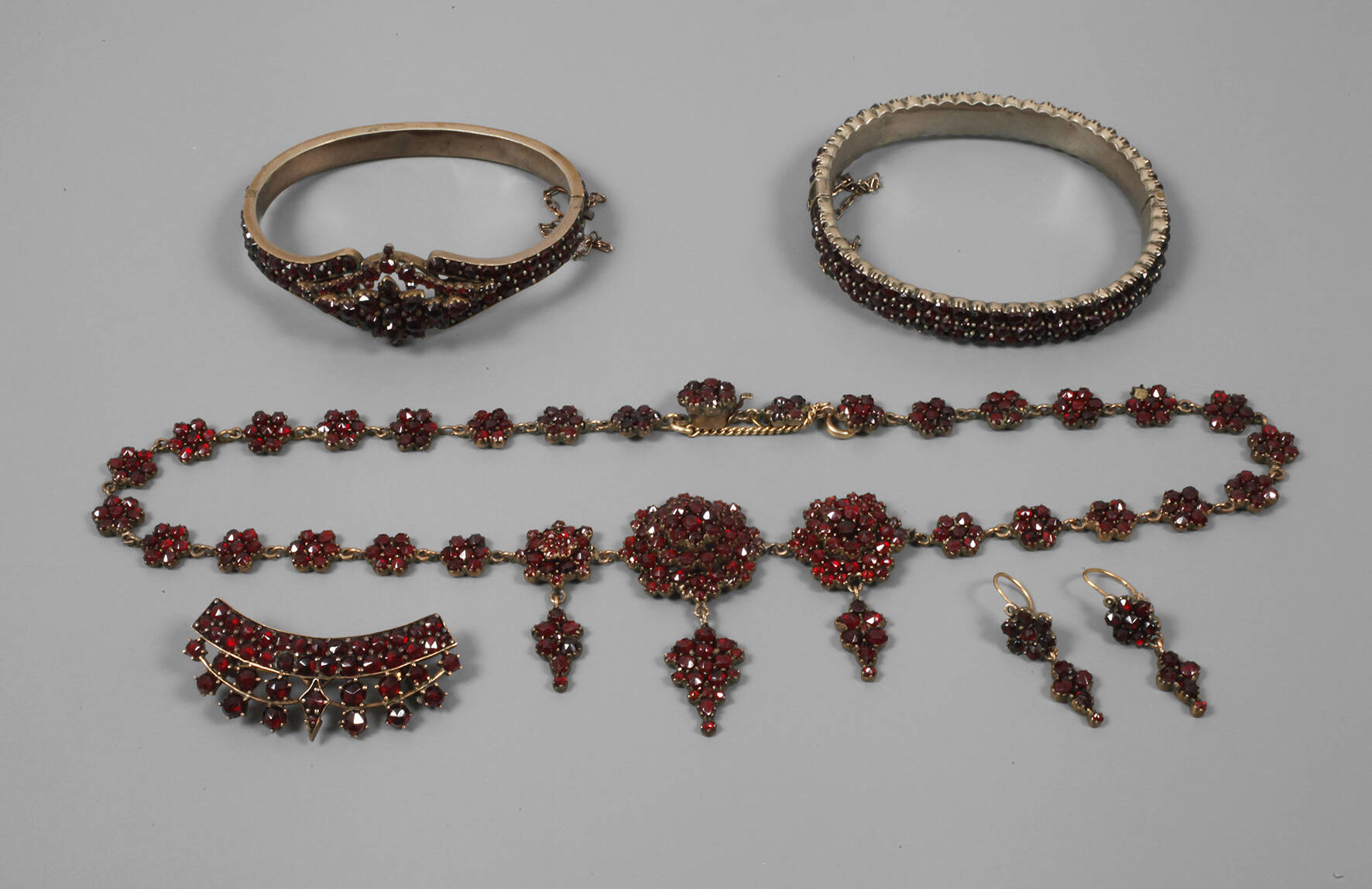 Konvolut Granatschmuck