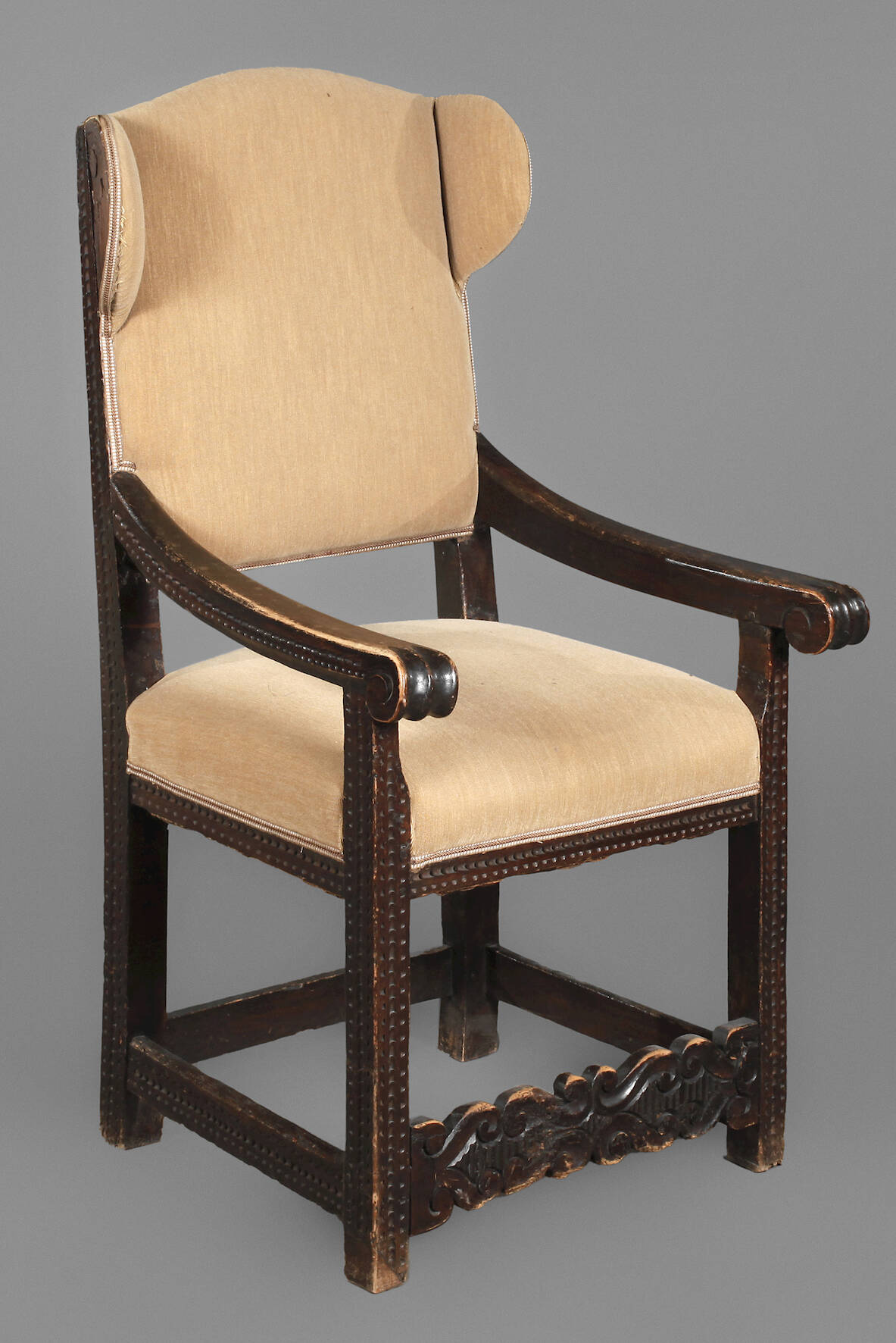 Ohrenbackensessel um 1680