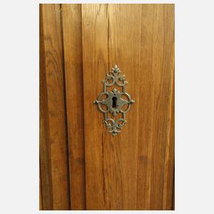 Übergroßer Barockschrank