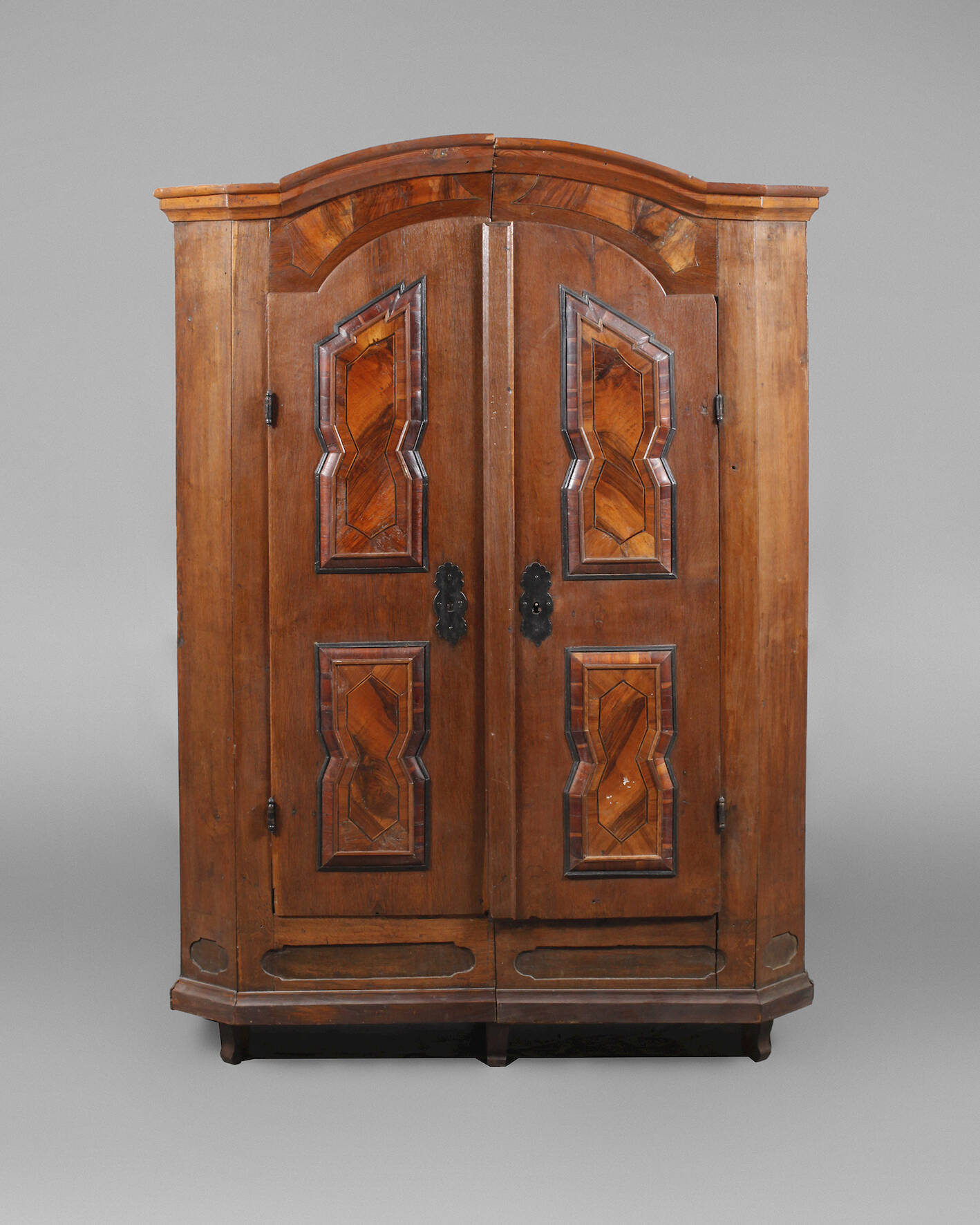 Dielenschrank Barock