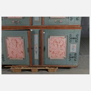 Übergroßer barocker Bauernschrank