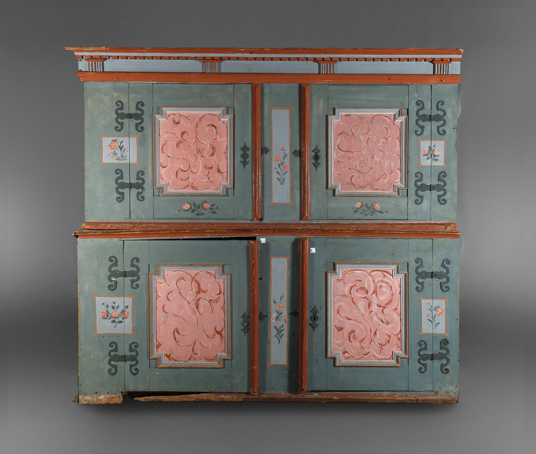 Übergroßer barocker Bauernschrank