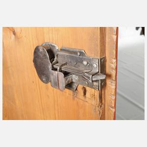 Bemalter Bauernschrank