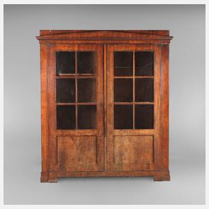 Übergroßer Bücherschrank