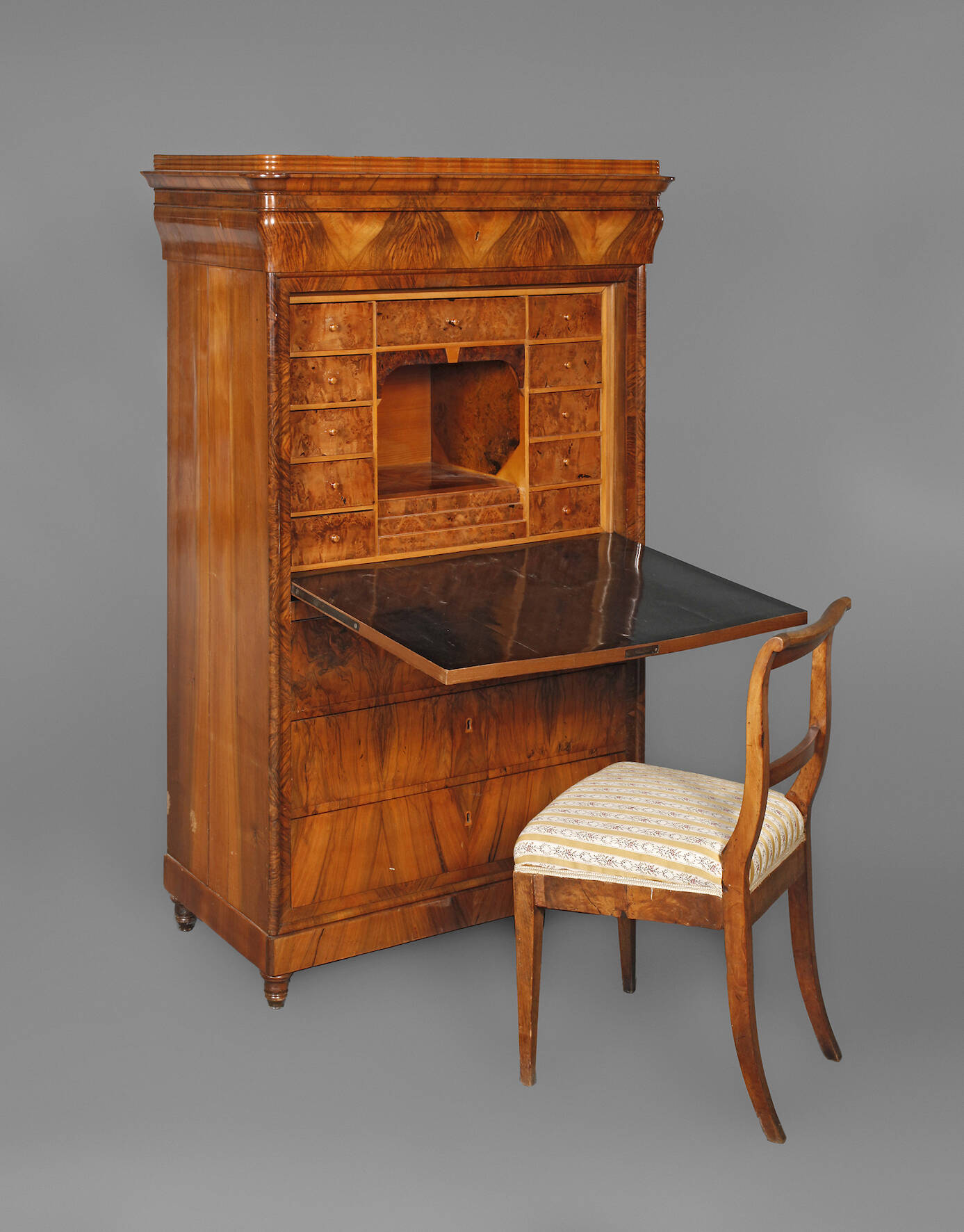 Sekretär und Stuhl Biedermeier