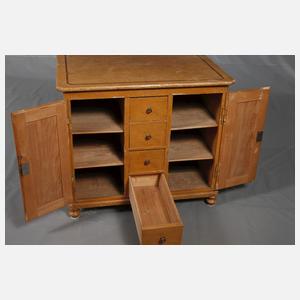Kleiner Unterschrank