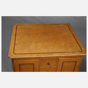 Kleiner Unterschrank