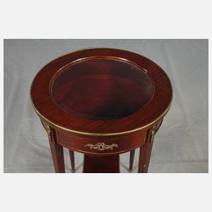 Klassizistischer Vitrinentisch