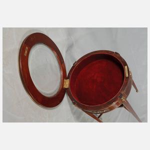 Klassizistischer Vitrinentisch