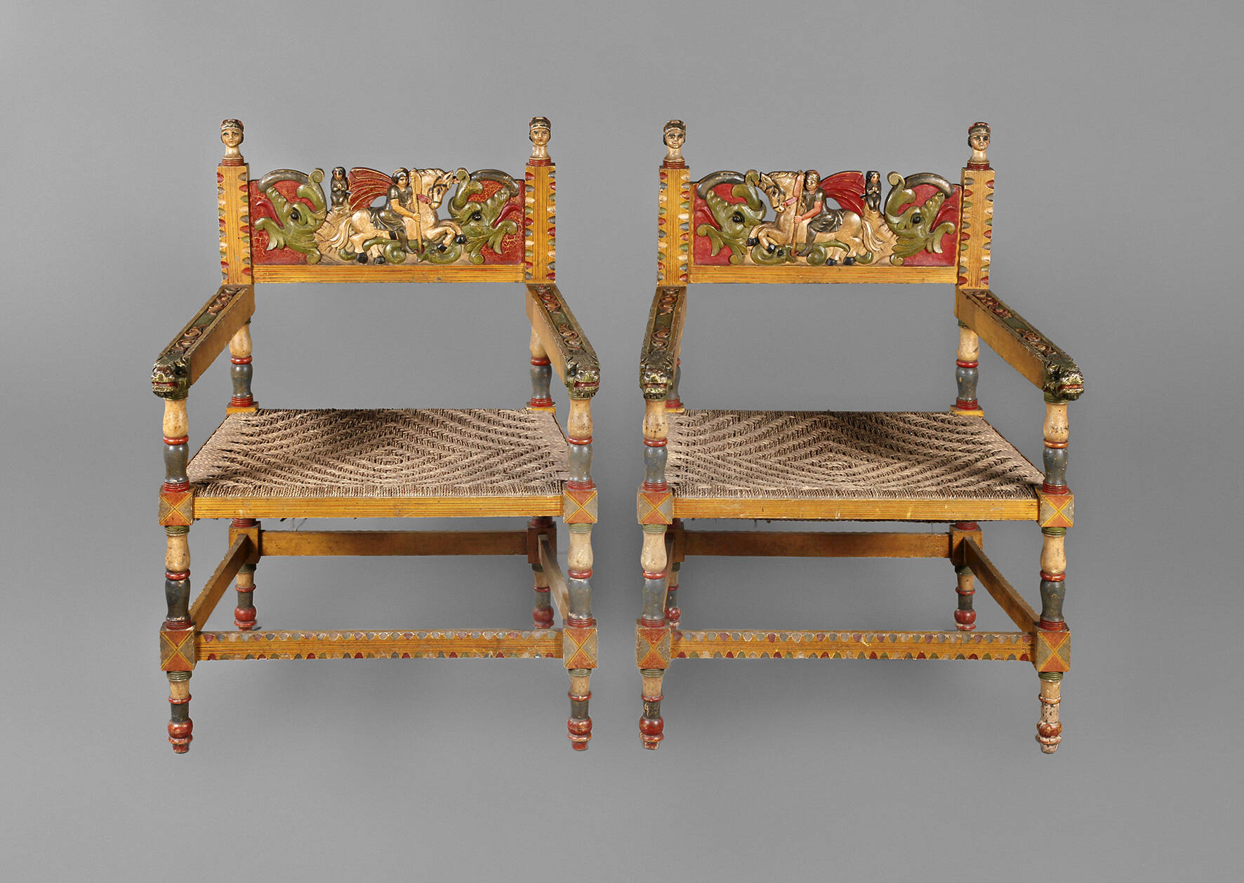 Zwei seltene Armlehnstühle