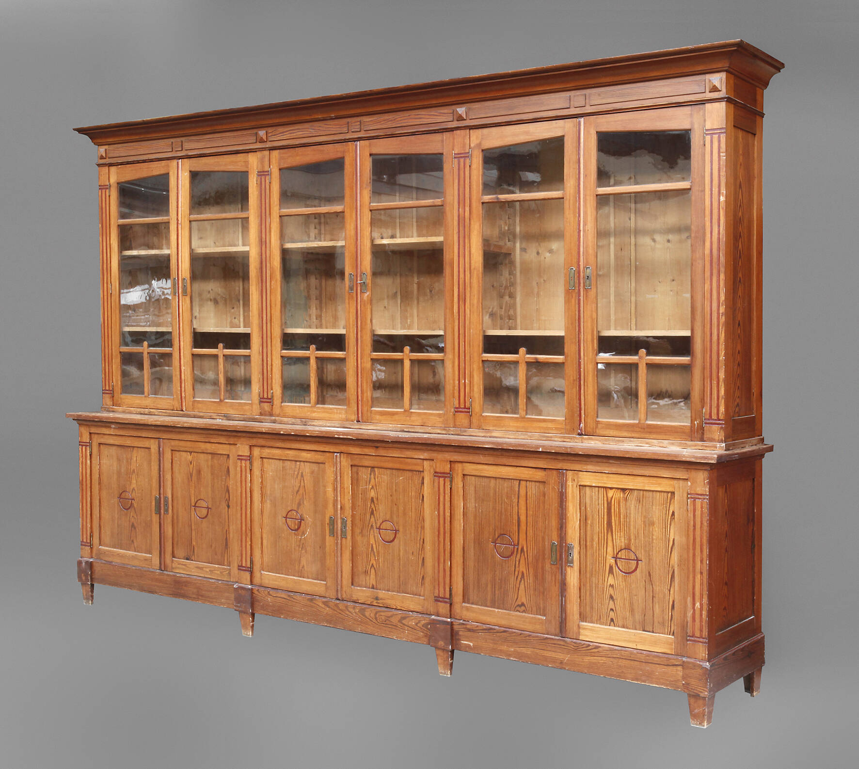 Große Ladeneinrichtung Jugendstil