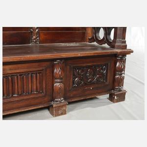 Neogotische Truhenbank