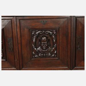 Eckschrank mit Glasaufsatz