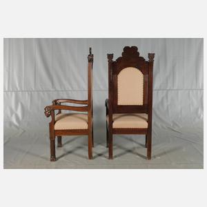 Großer Sitzungstisch mit Bestuhlung