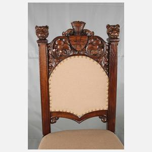 Großer Sitzungstisch mit Bestuhlung