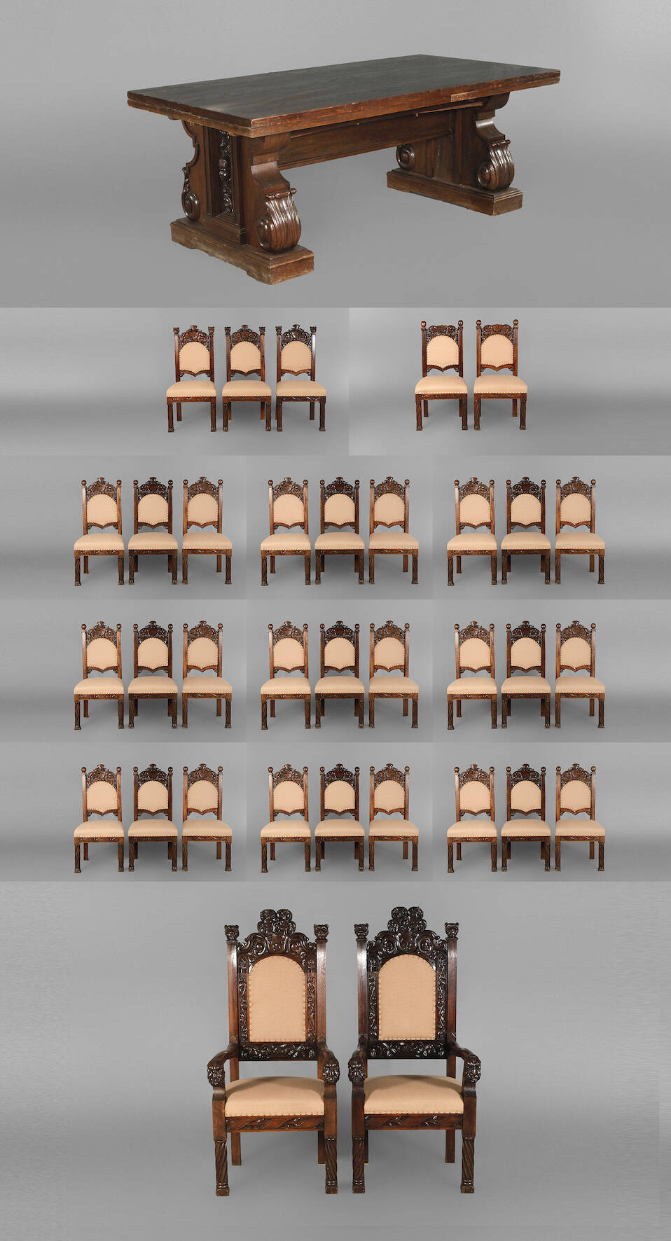 Großer Sitzungstisch mit Bestuhlung