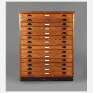 Großer Grafikschrank