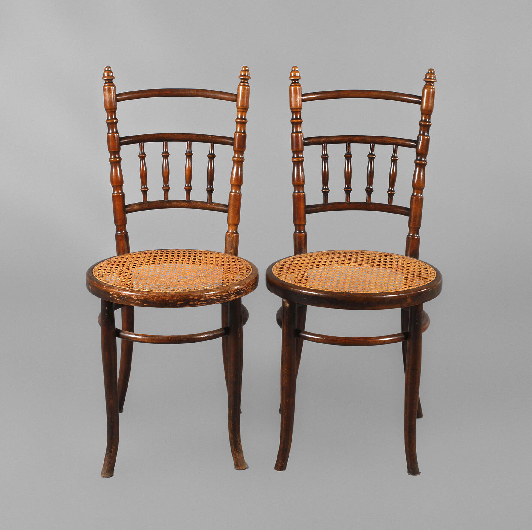 Paar Caféhausstühle