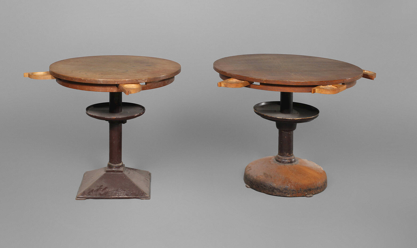 Zwei Bistrotische / Spieltische