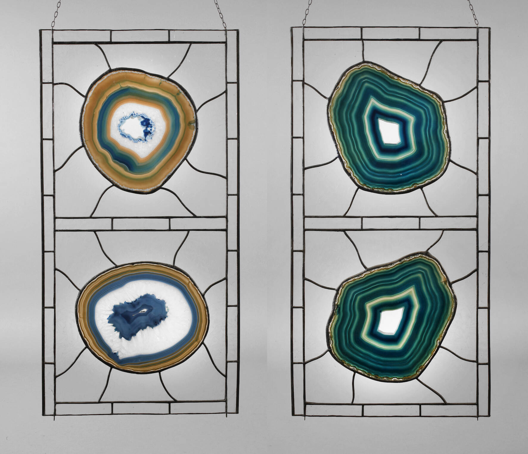 Paar Bleiglasfenster