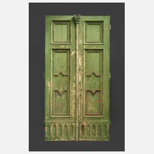 Monumentale Eingangstür