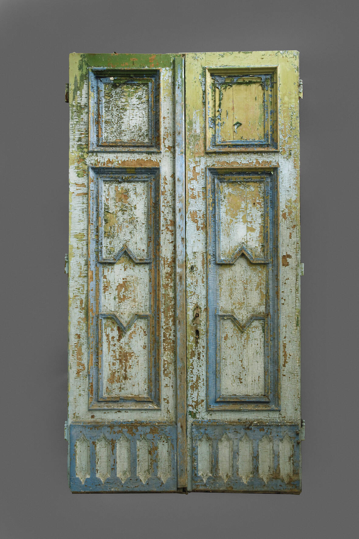 Monumentale Eingangstür