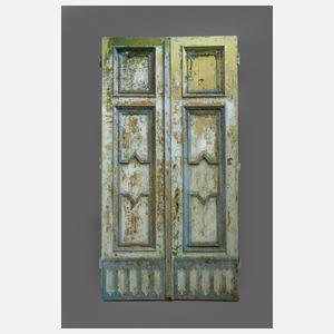 Monumentale Eingangstür