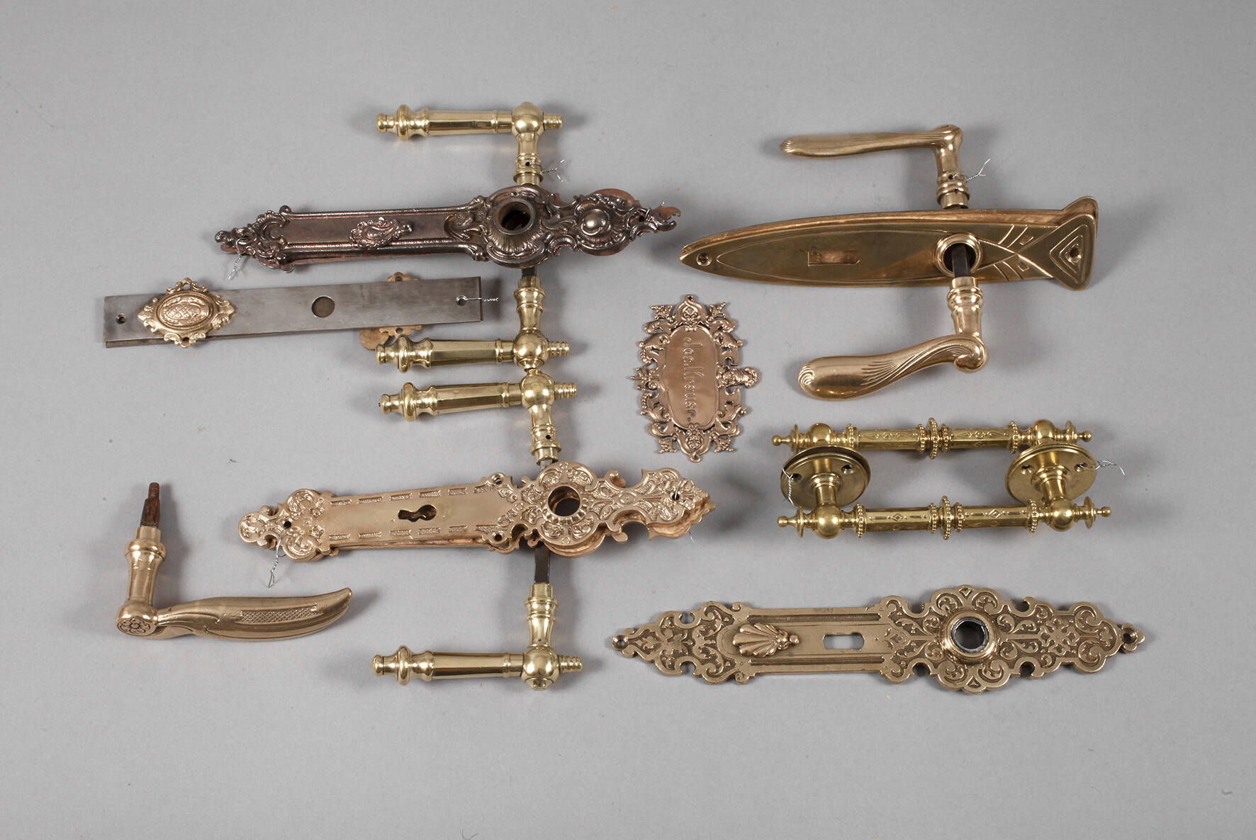 Konvolut Türbeschläge Jugendstil/Historismus