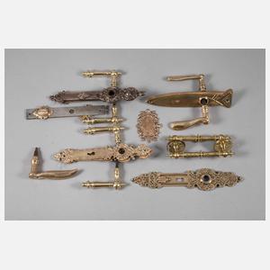 Konvolut Türbeschläge Jugendstil/Historismus