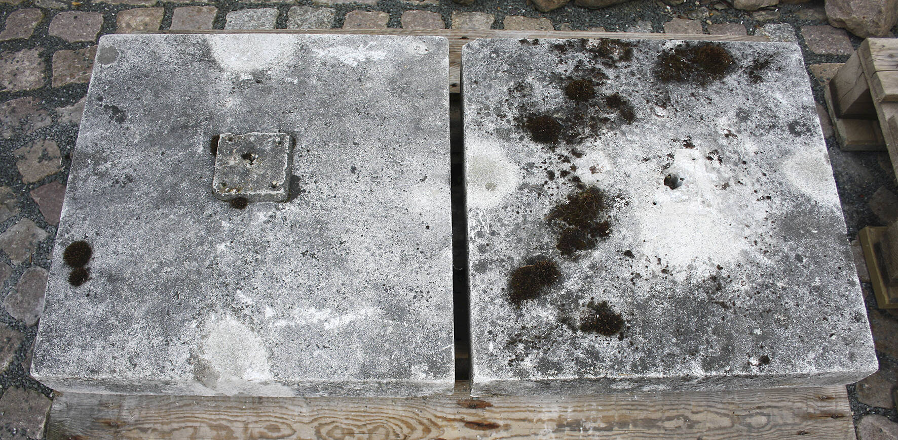 Paar Säulenabdeckungen