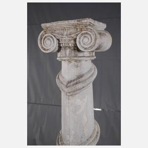 Klassizistische Säule