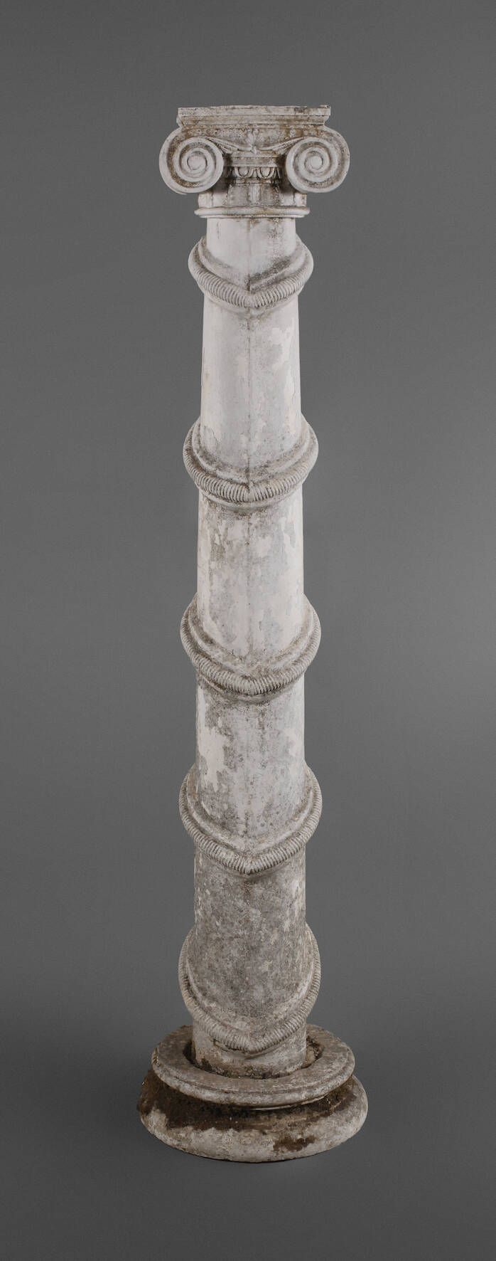 Klassizistische Säule