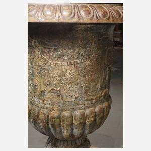 Monumentale Gartenamphore
