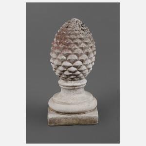 Gartenplastik Pinienzapfen