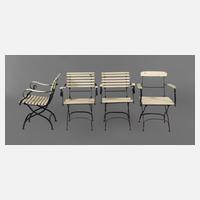 Vier Gartenstühle111