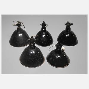 Fünf Industrielampen