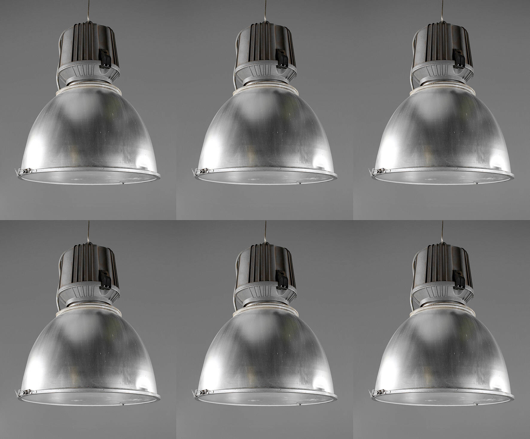 Sechs große Industriedeckenlampen