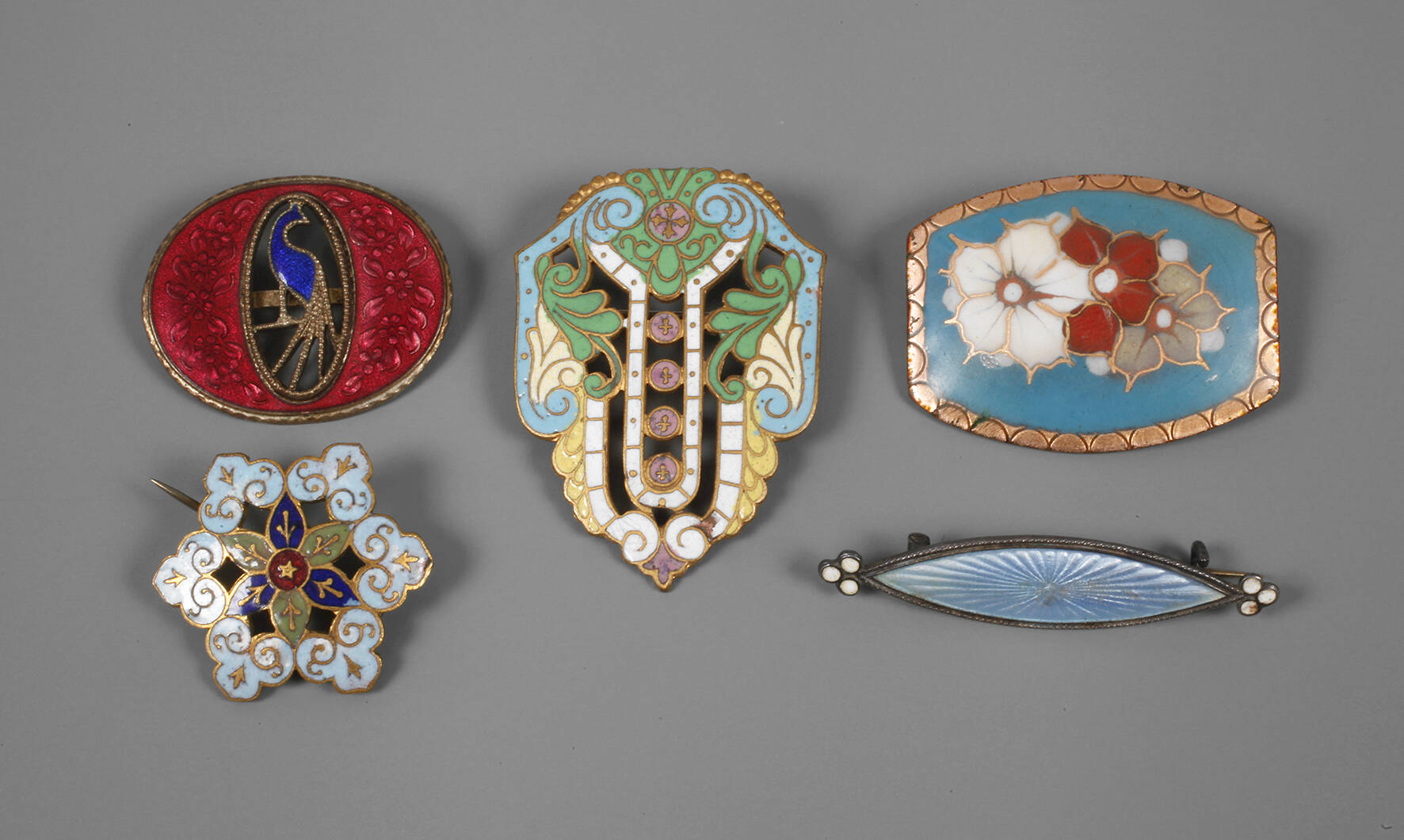 Konvolut Emaillebroschen