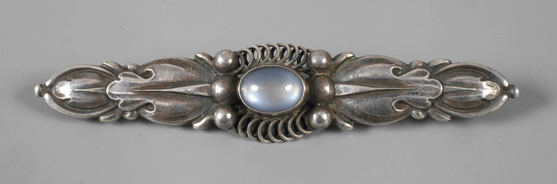 Brosche mit Mondstein