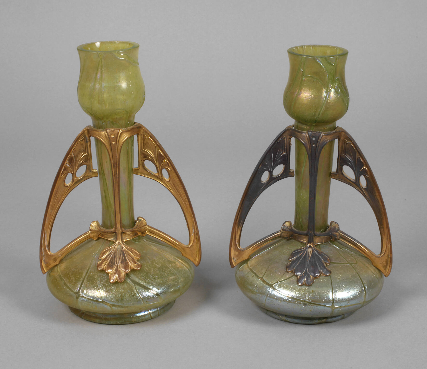 Vasenpaar mit Montierung