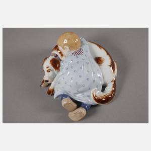 Meissen "Kind, auf einem Hund liegend"