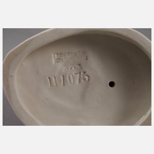 Schwarzburger Werkstätten "Sitzender, junger Bär"