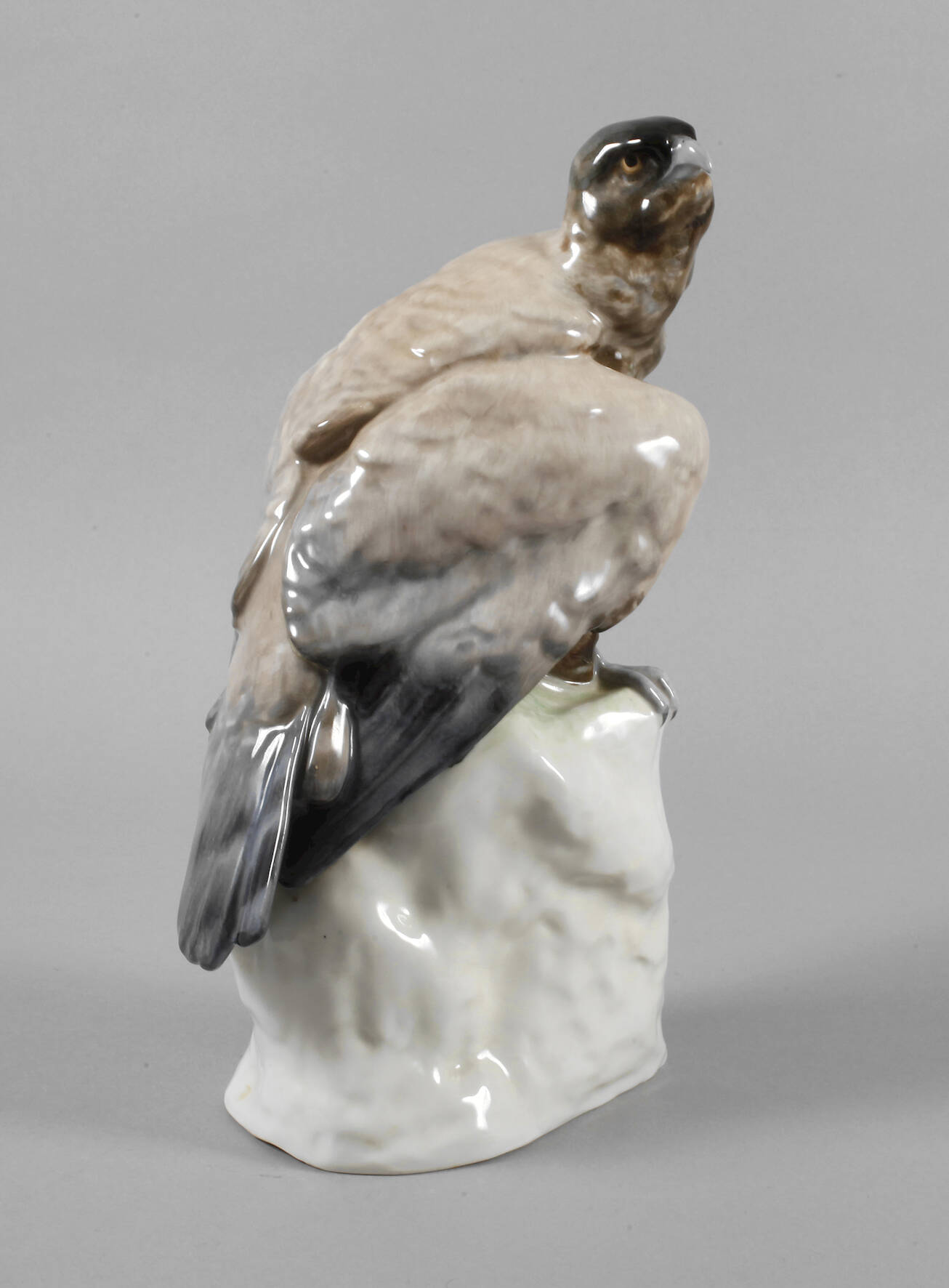 Volkstedt "Bussard auf Felsen"