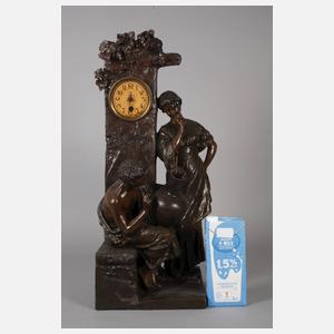 Große figürliche Salonuhr