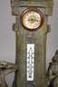 Figürliche Salonuhr mit Thermometer