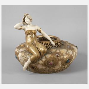 Amphora-Werke figürliche Vase mit Cabochons