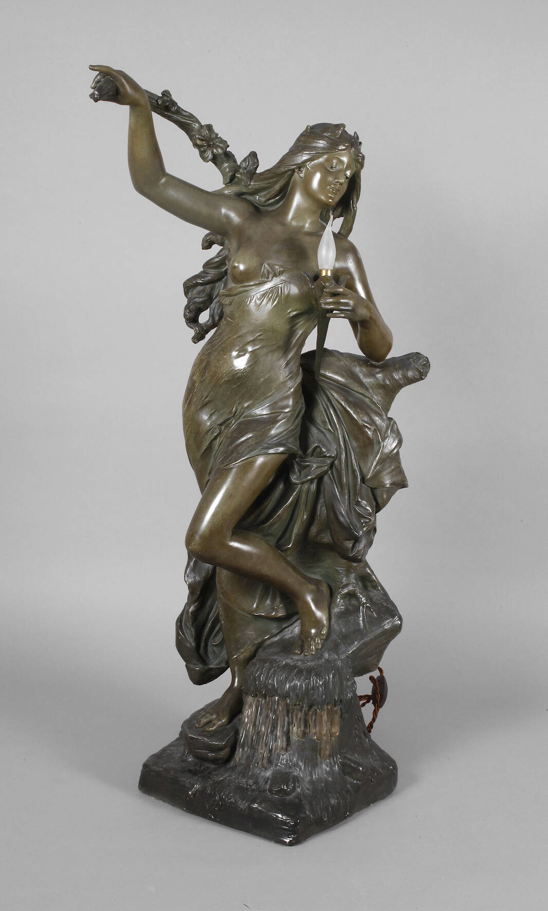 Frankreich Salonlampe als Quellnymphe