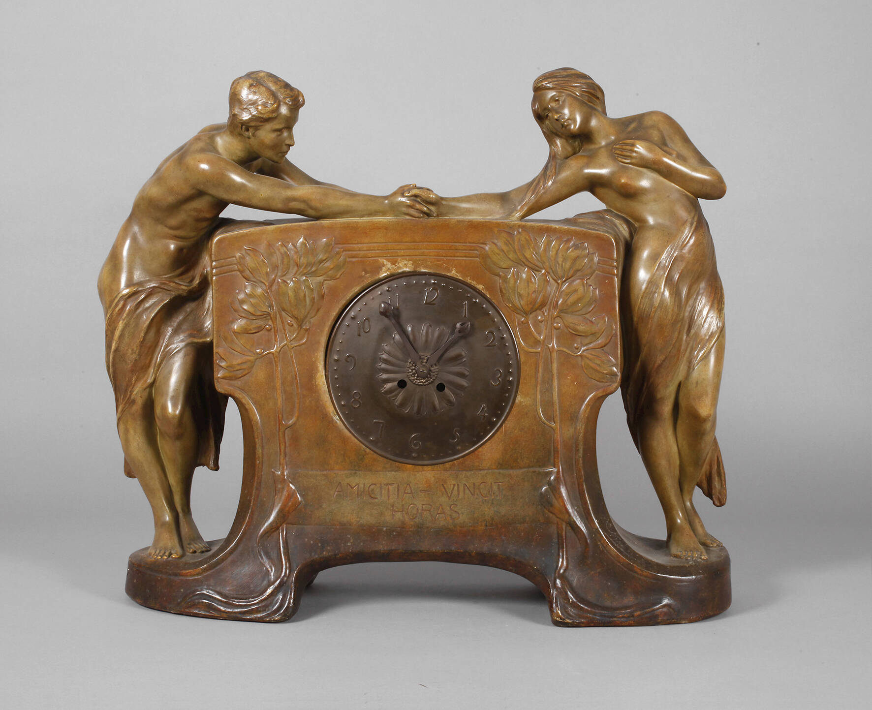 Goldscheider Wien, Monumentale Kaminuhr "Amicitia"